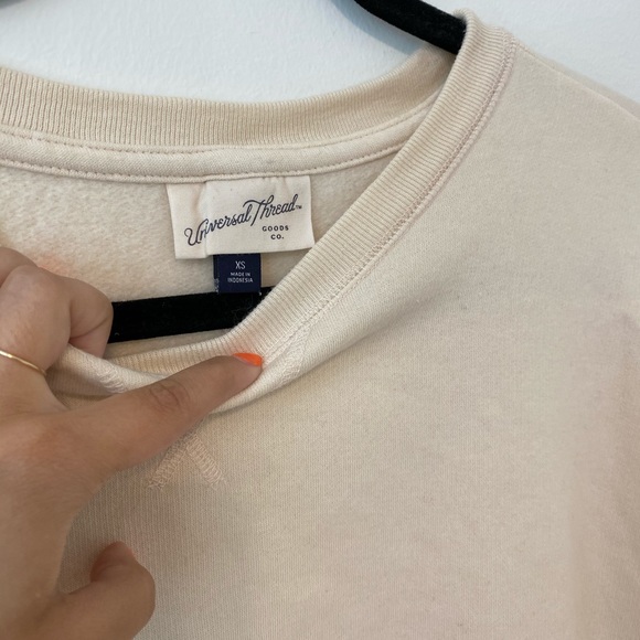 Universal Thread sweatshirt - Picture 2 of 3